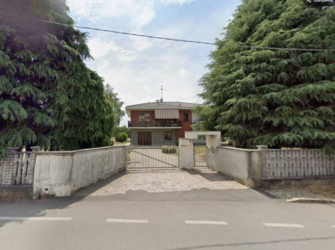Villa bifamiliare in vendita a Bernareggio