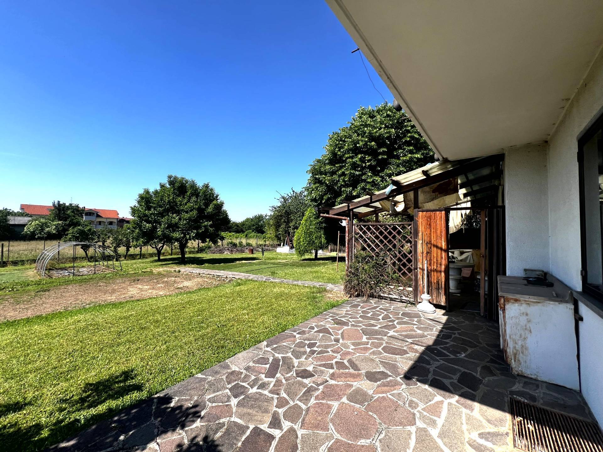 Villa bifamiliare in vendita a Bernareggio