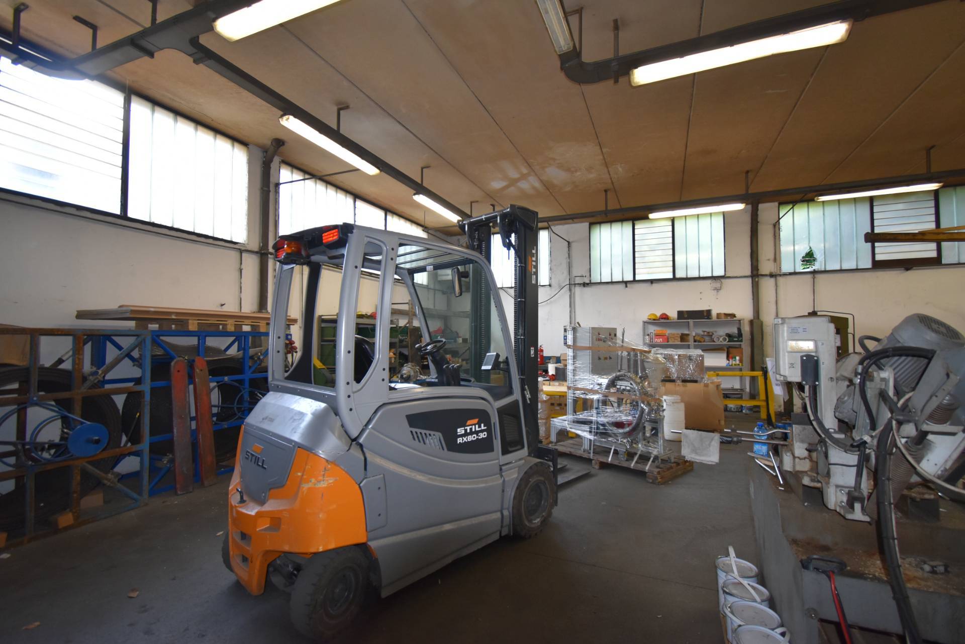 Capannone in vendita a Aicurzio, Cascina Restelli