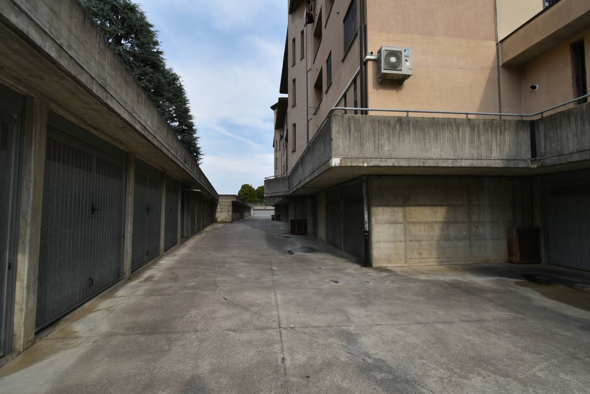 Box o garage in affitto a Bernareggio