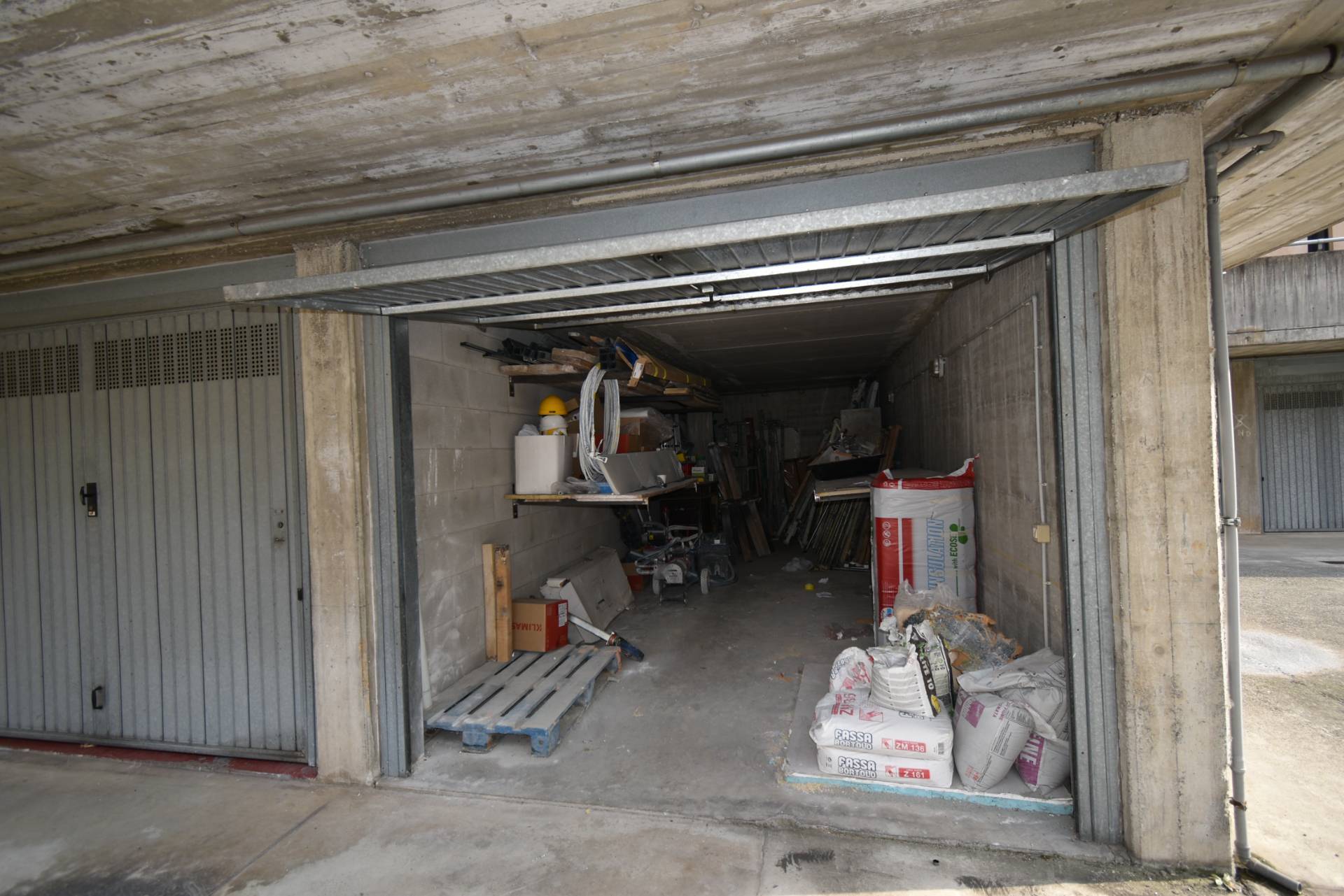 Box o garage in affitto a Bernareggio