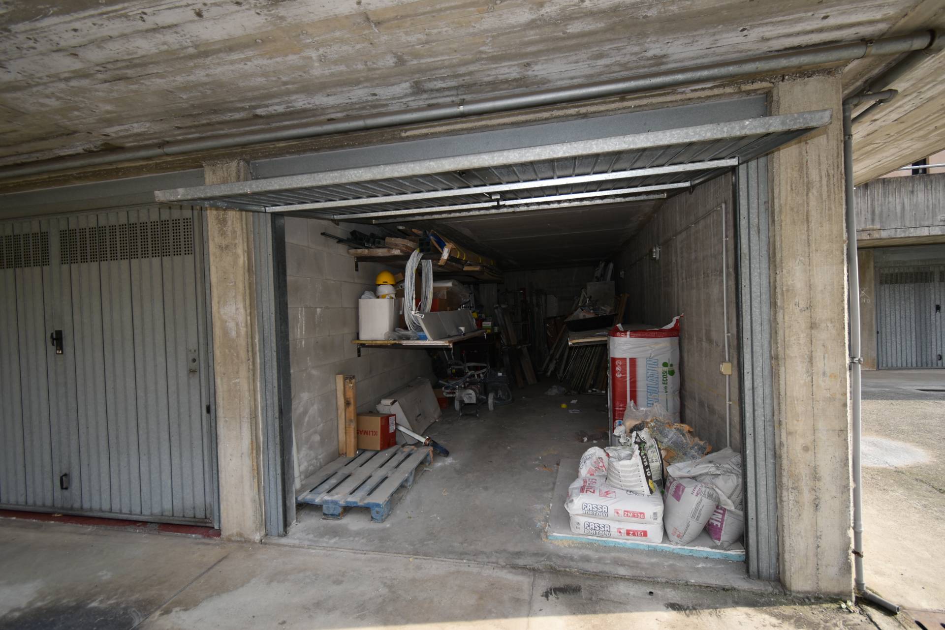 Box o garage in affitto a Bernareggio
