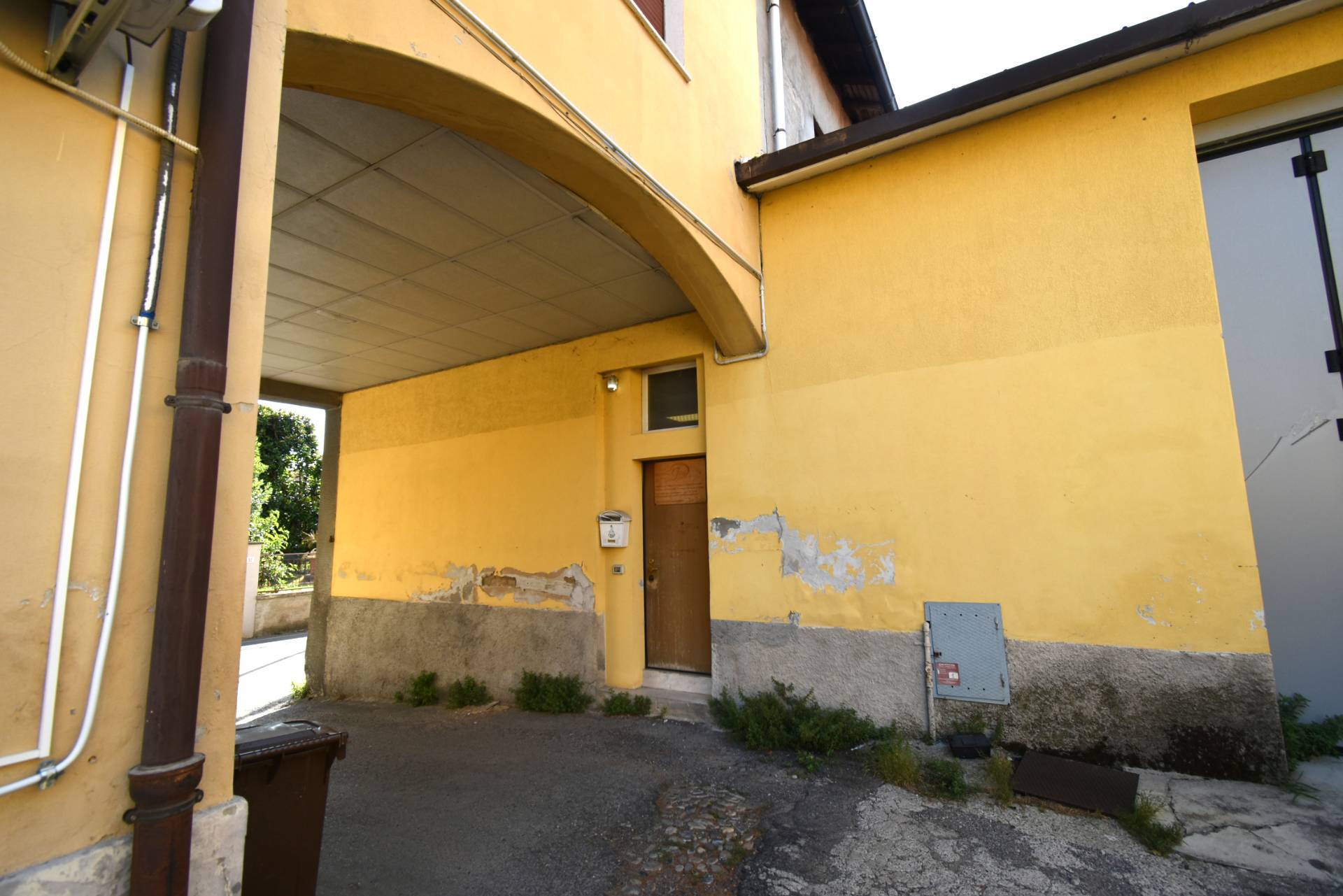 Capannone in vendita a Bernareggio