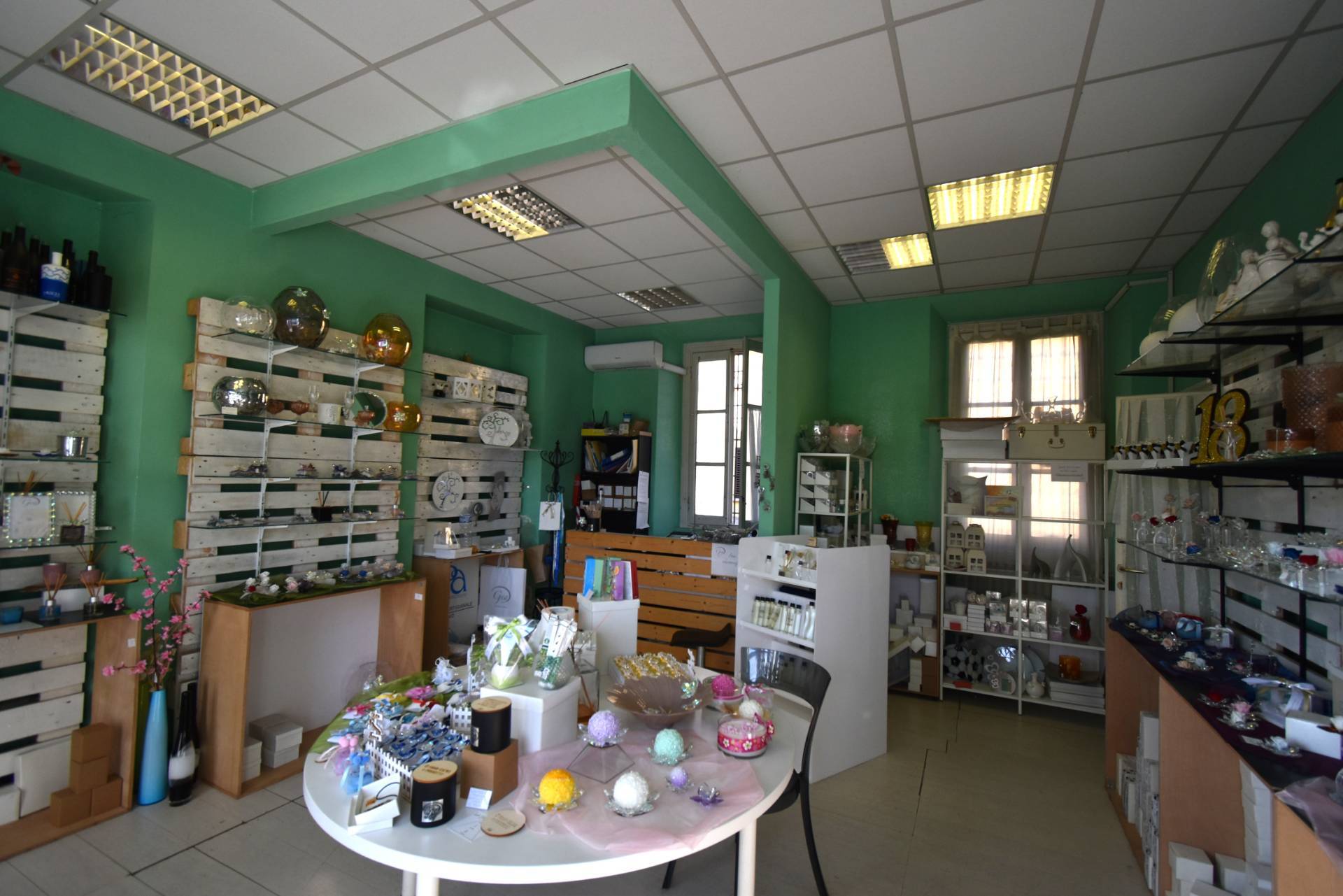 Negozio in vendita a Bernareggio
