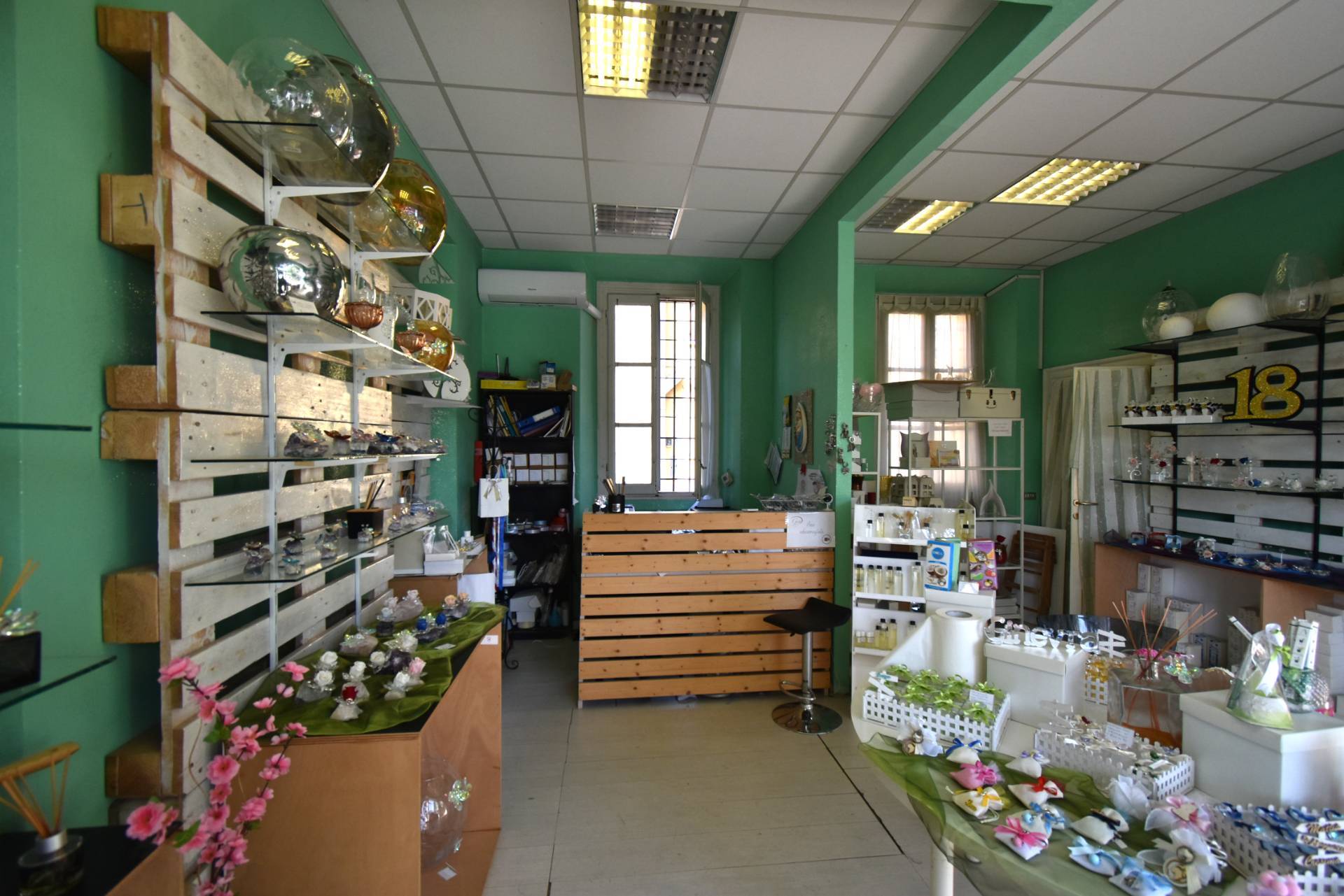 Negozio in vendita a Bernareggio