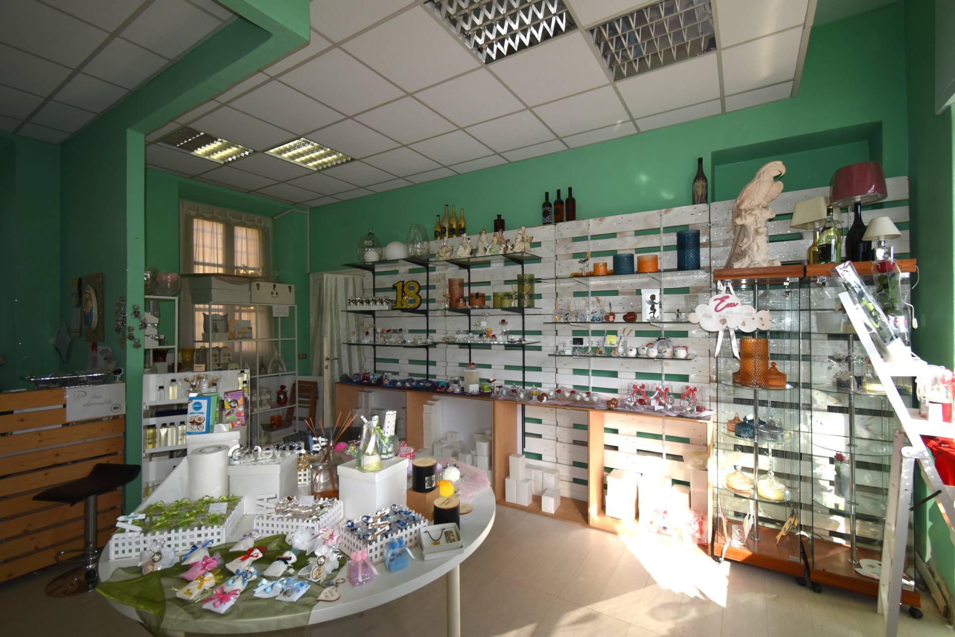 Negozio in vendita a Bernareggio