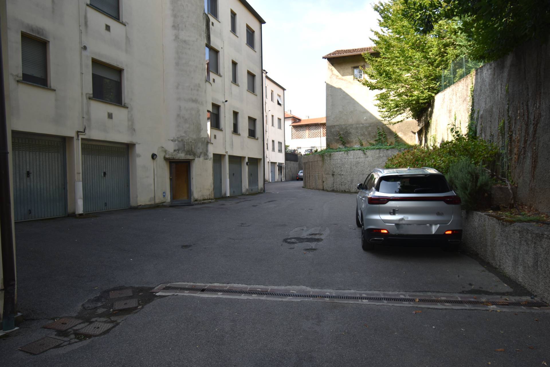 Box o garage in affitto a Bernareggio, Villanova