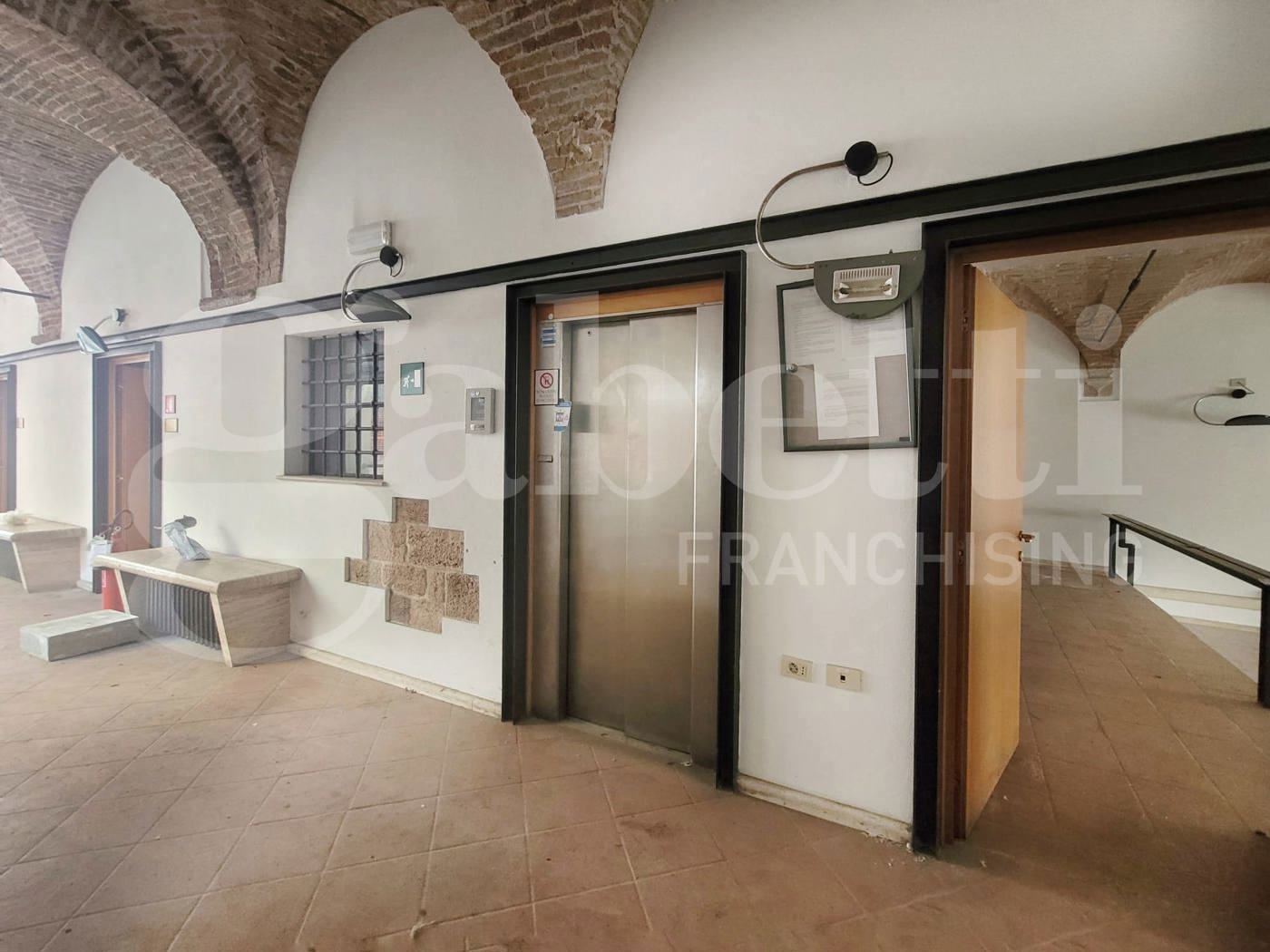 Stabile/Palazzo in vendita a Ascoli Piceno