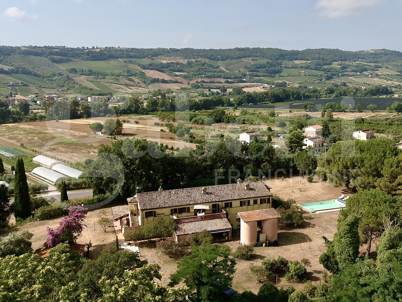 Villa con giardino a Altidona