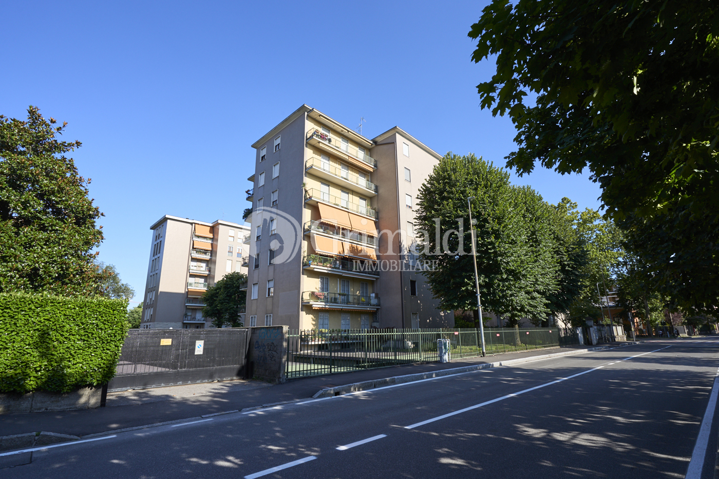 Bilocale con box a Monza