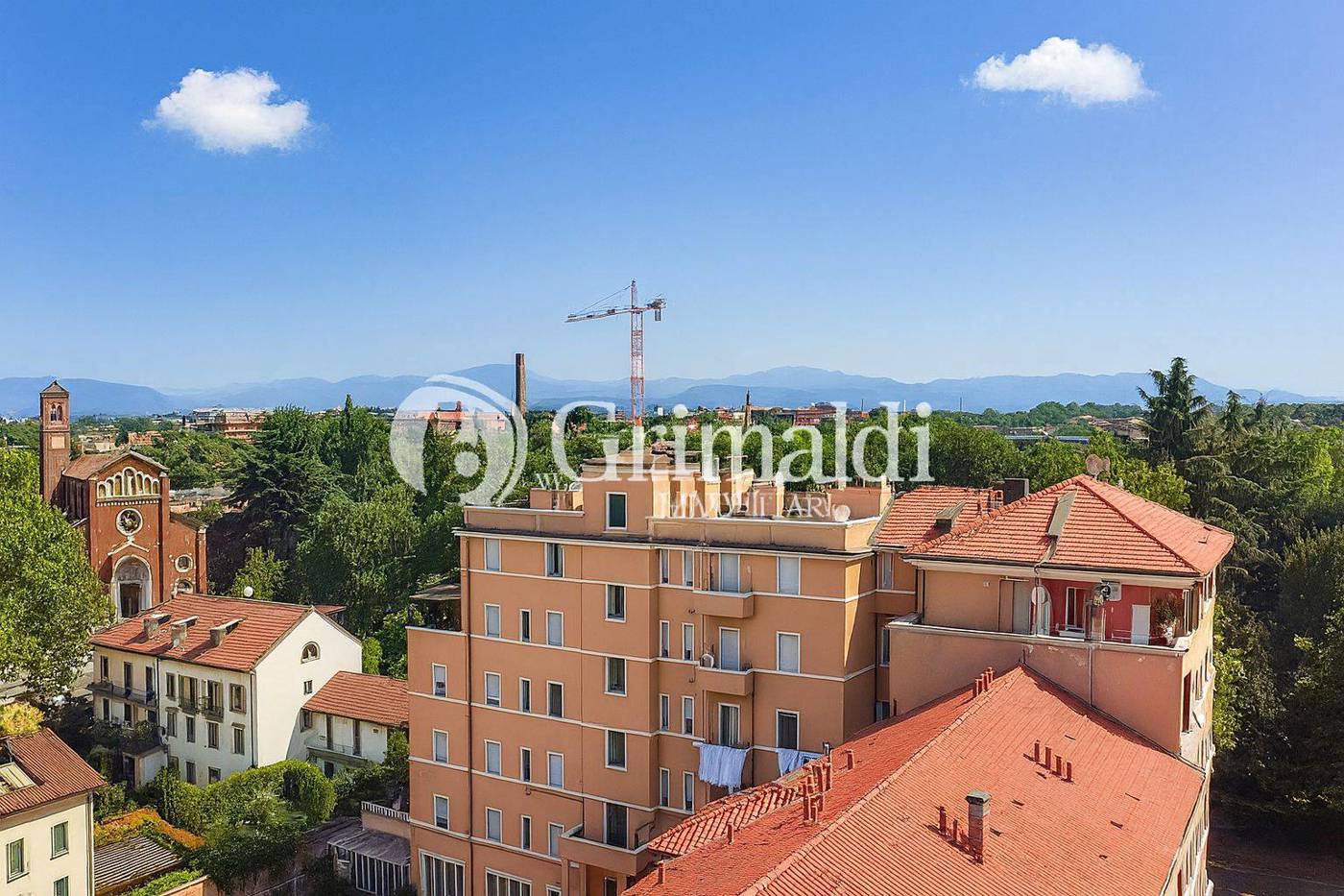 Trilocale ristrutturato a Monza