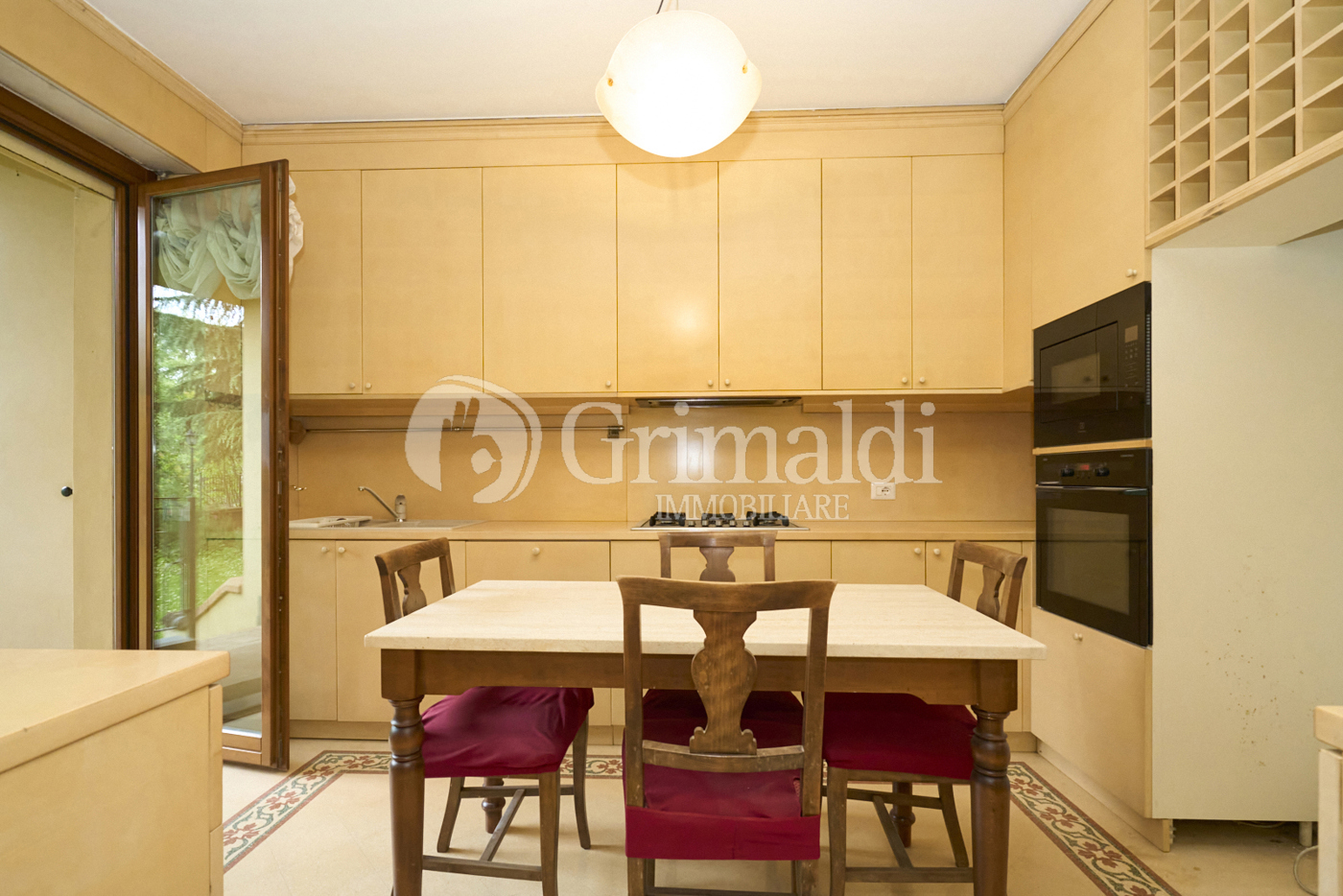 Quadrilocale arredato in affitto a Monza