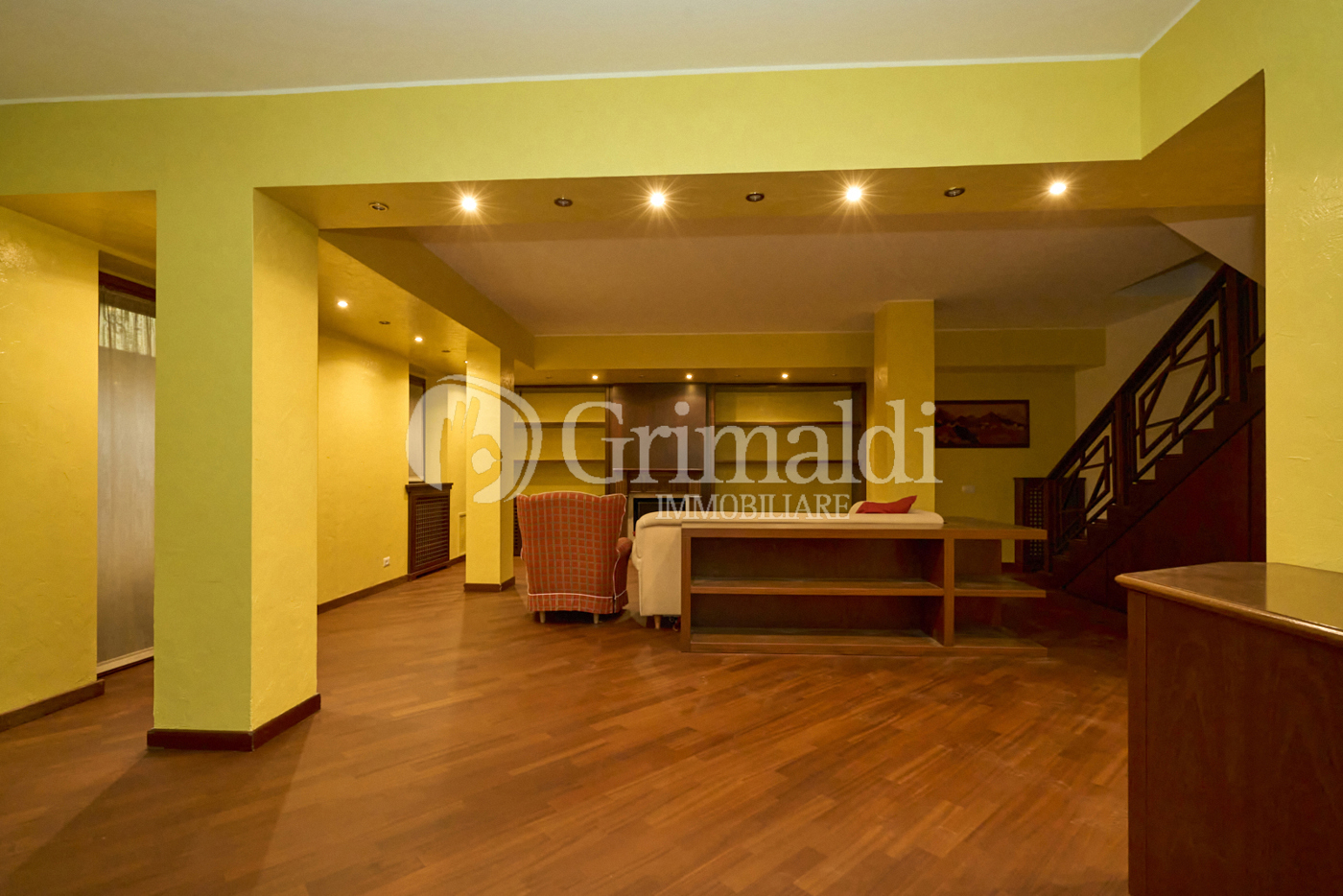 Quadrilocale arredato in affitto a Monza