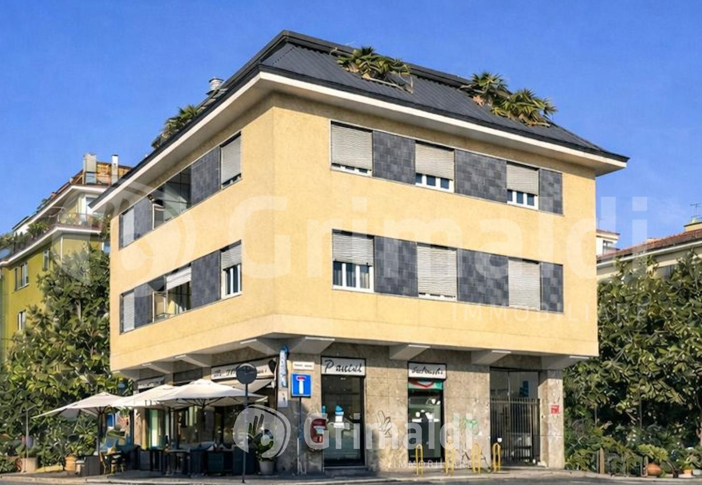 Trilocale ristrutturato a Monza