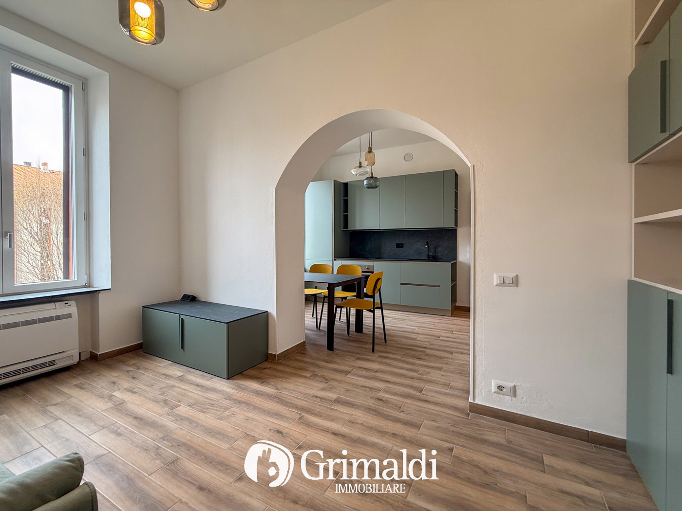 Trilocale arredato in affitto a Monza