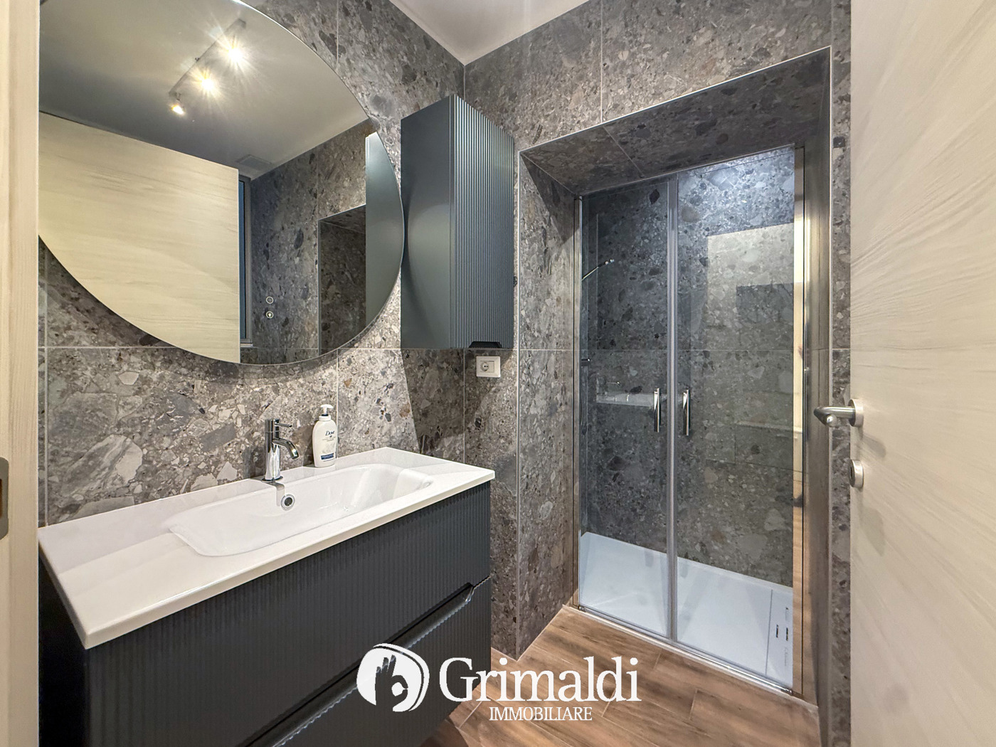 Trilocale arredato in affitto a Monza