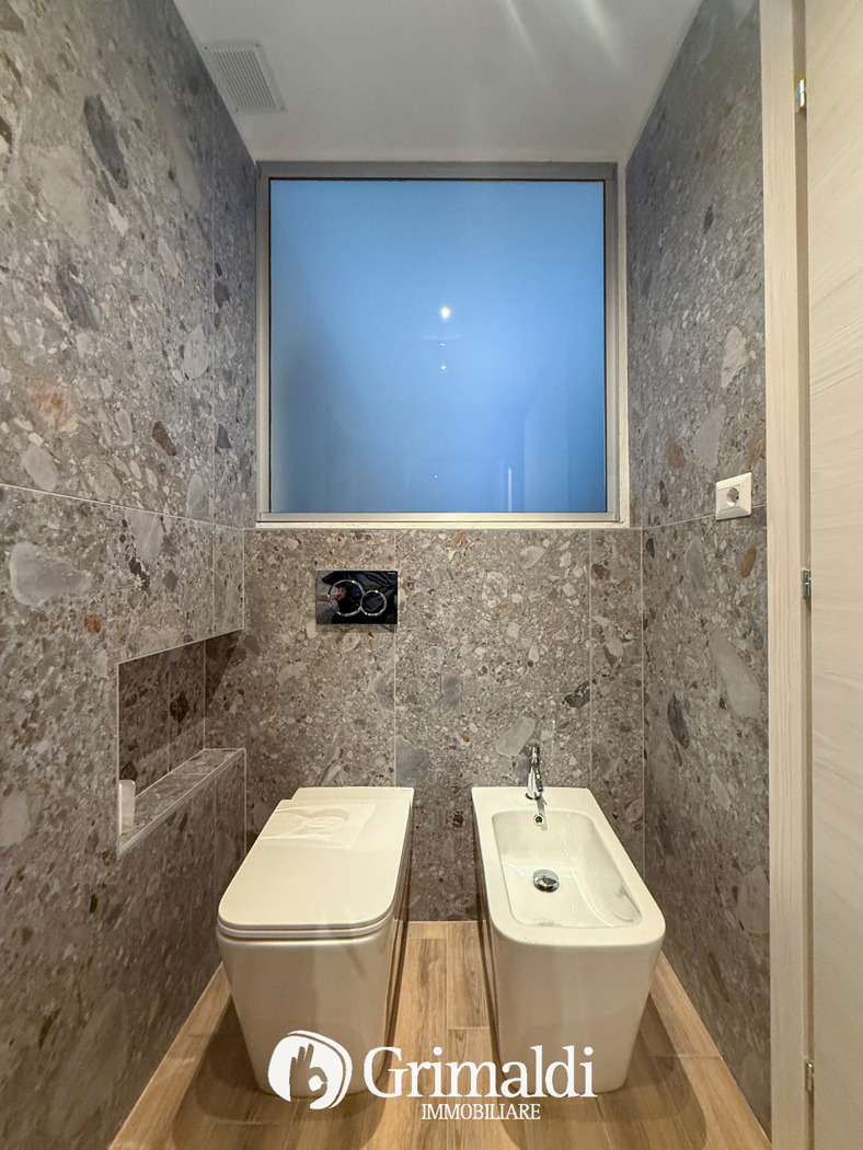 Trilocale arredato in affitto a Monza