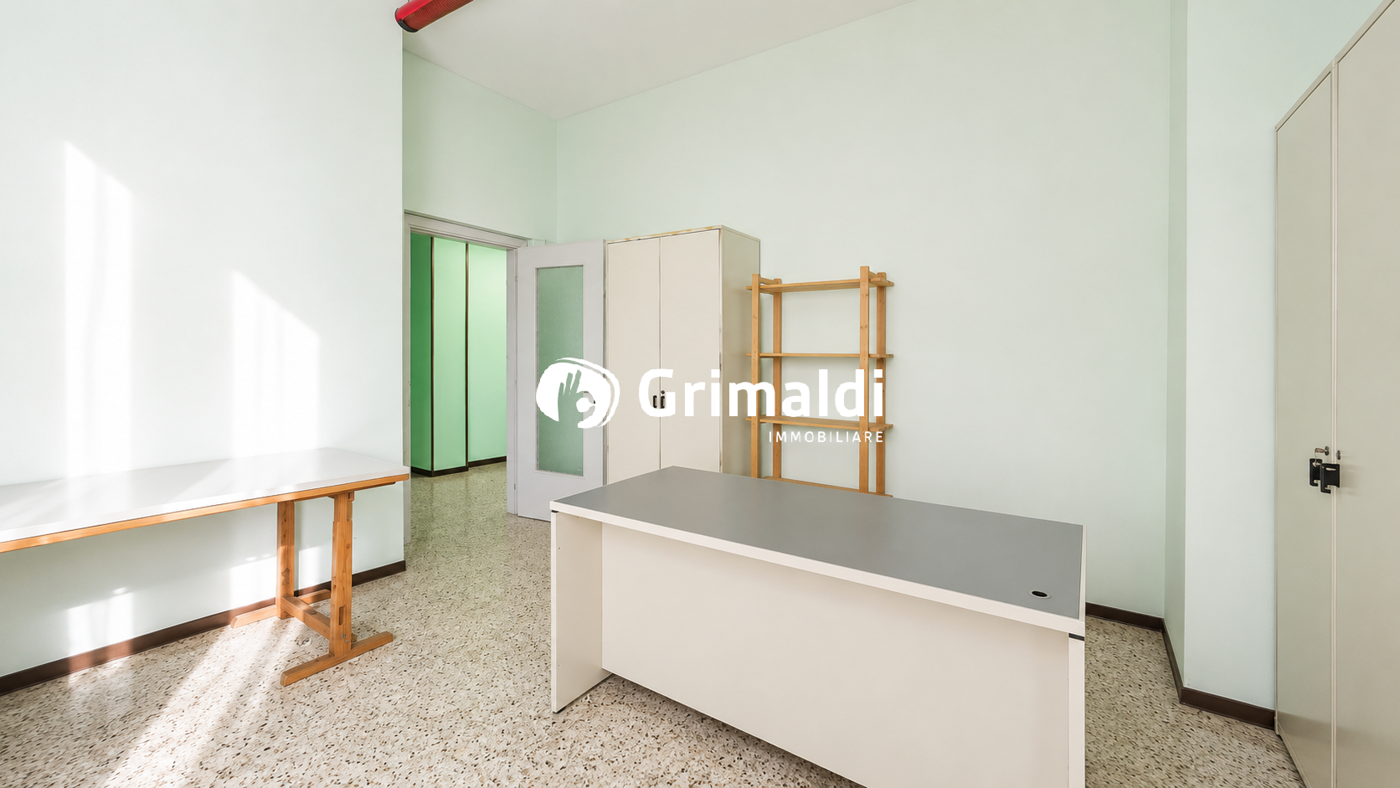 Trilocale da ristrutturare a Monza