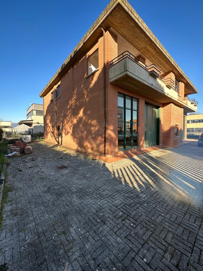 Stabile/Palazzo in vendita a Serravalle Pistoiese