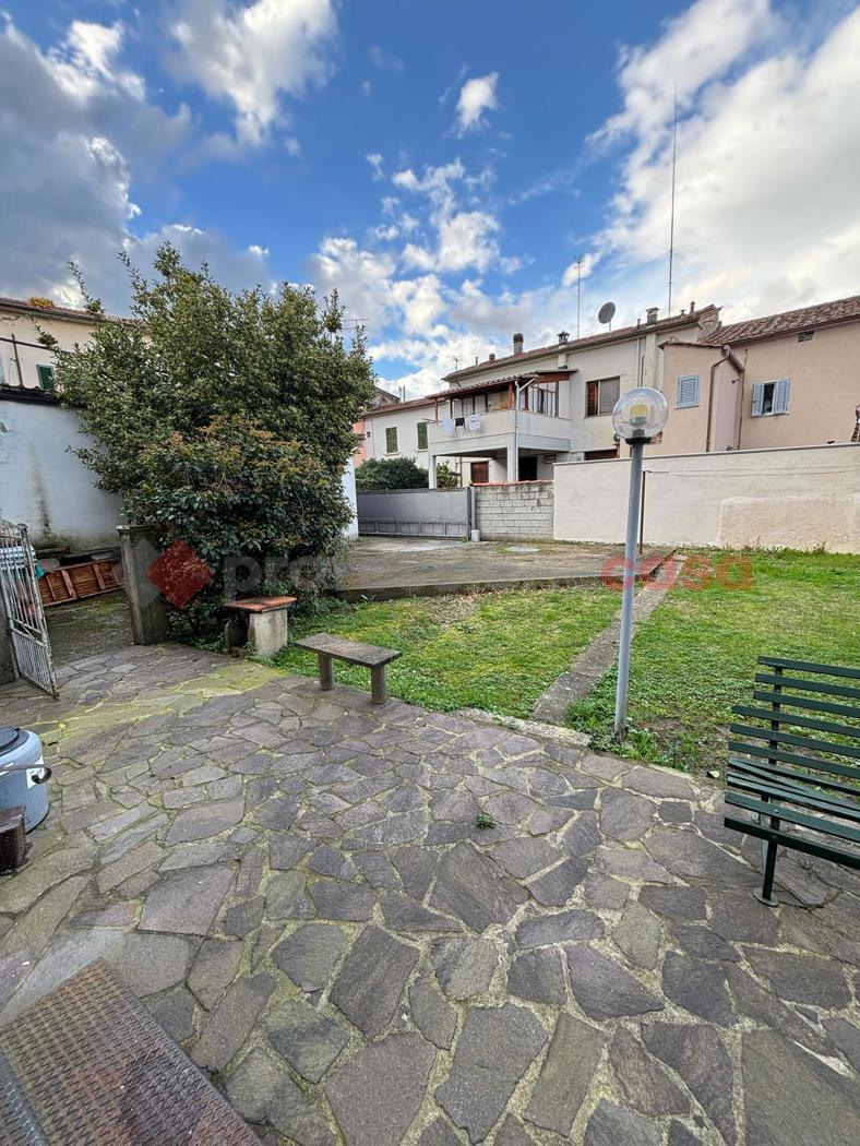 Casa indipendente con giardino a Pistoia