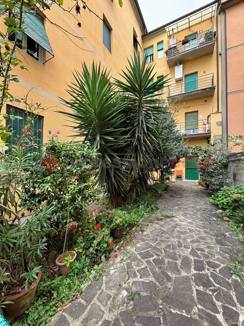 Quadrilocale con giardino a Pistoia