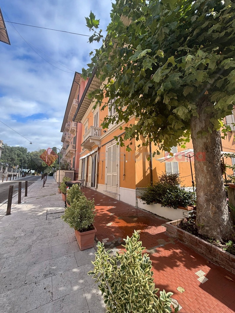 Attivit commerciale Albergo in vendita a Montecatini-Terme