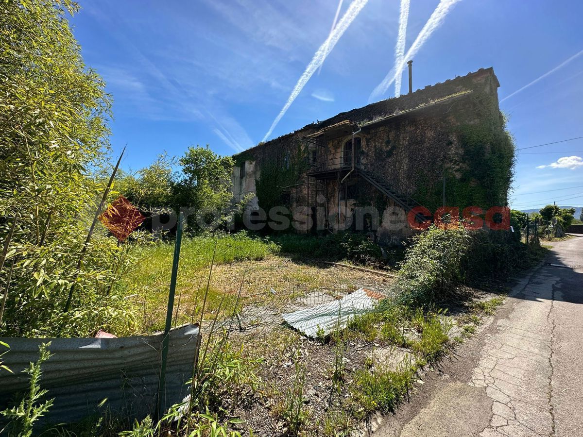 Casa indipendente con giardino a Pistoia