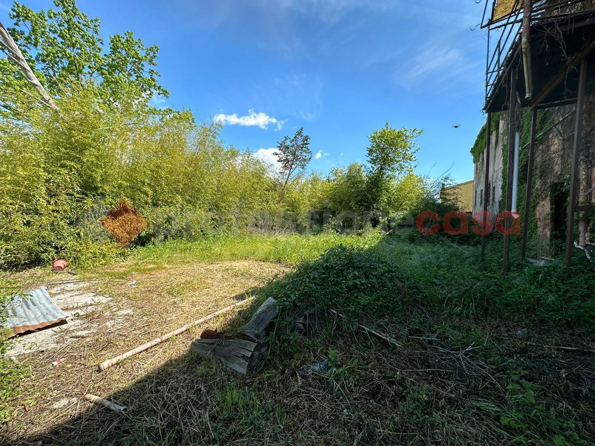 Casa indipendente con giardino a Pistoia