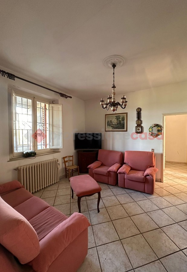 Casa indipendente da ristrutturare a Serravalle Pistoiese