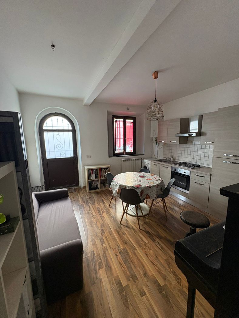 Casa indipendente in vendita a Pistoia