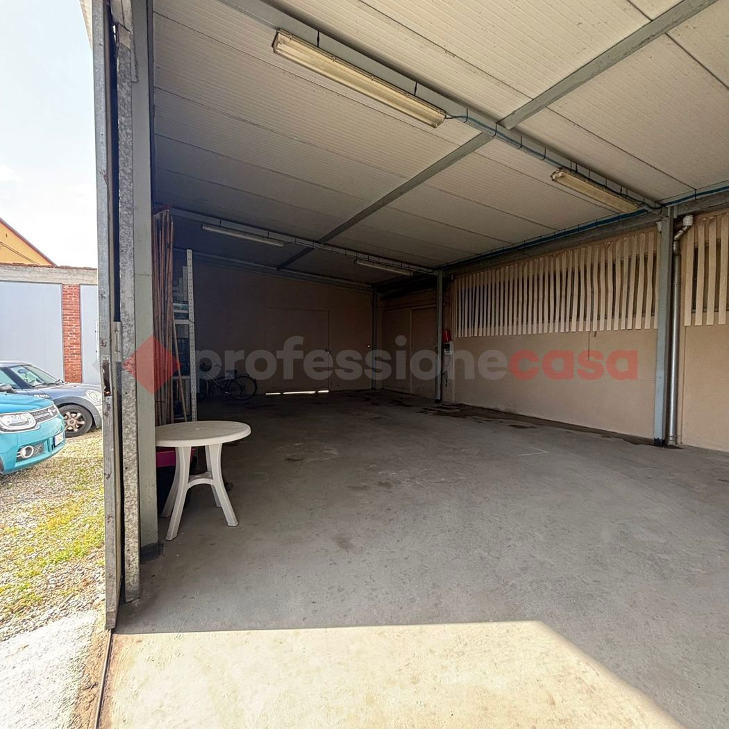 Magazzino in vendita a Pistoia