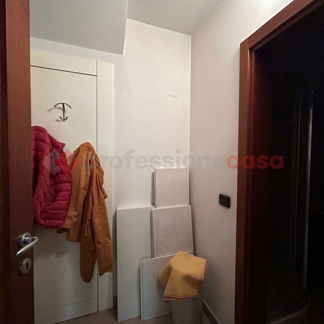 Negozio in affitto a Agliana