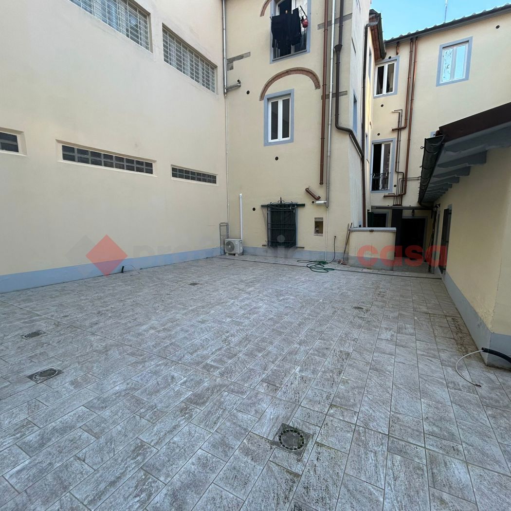Negozio in affitto a Pistoia