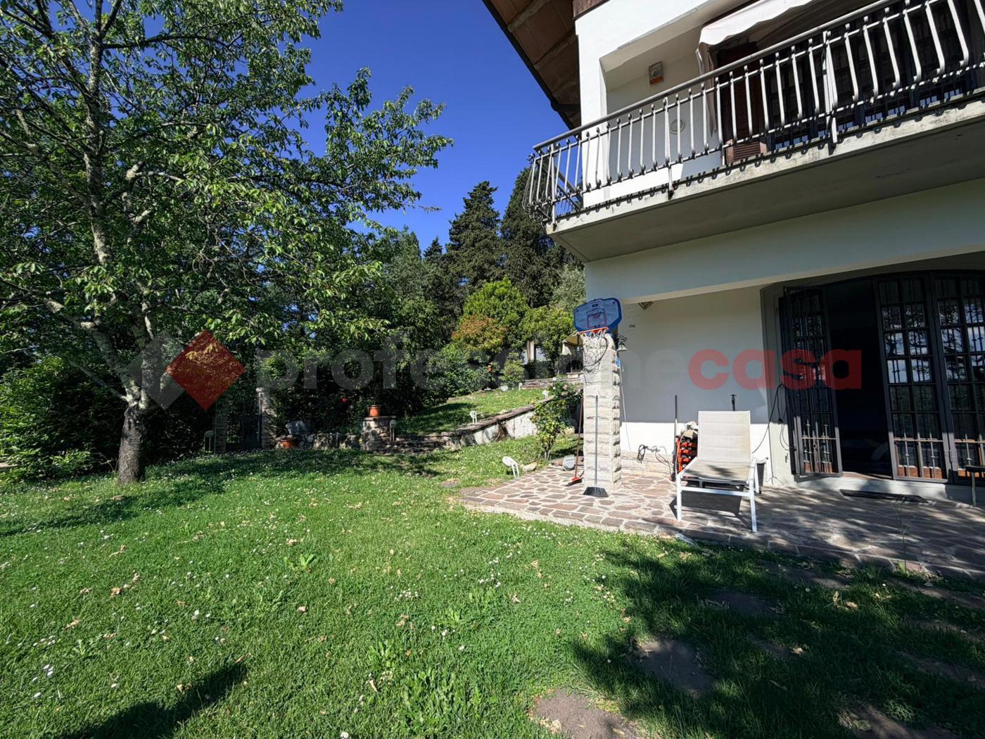 Villa Bifamiliare in vendita a Calenzano