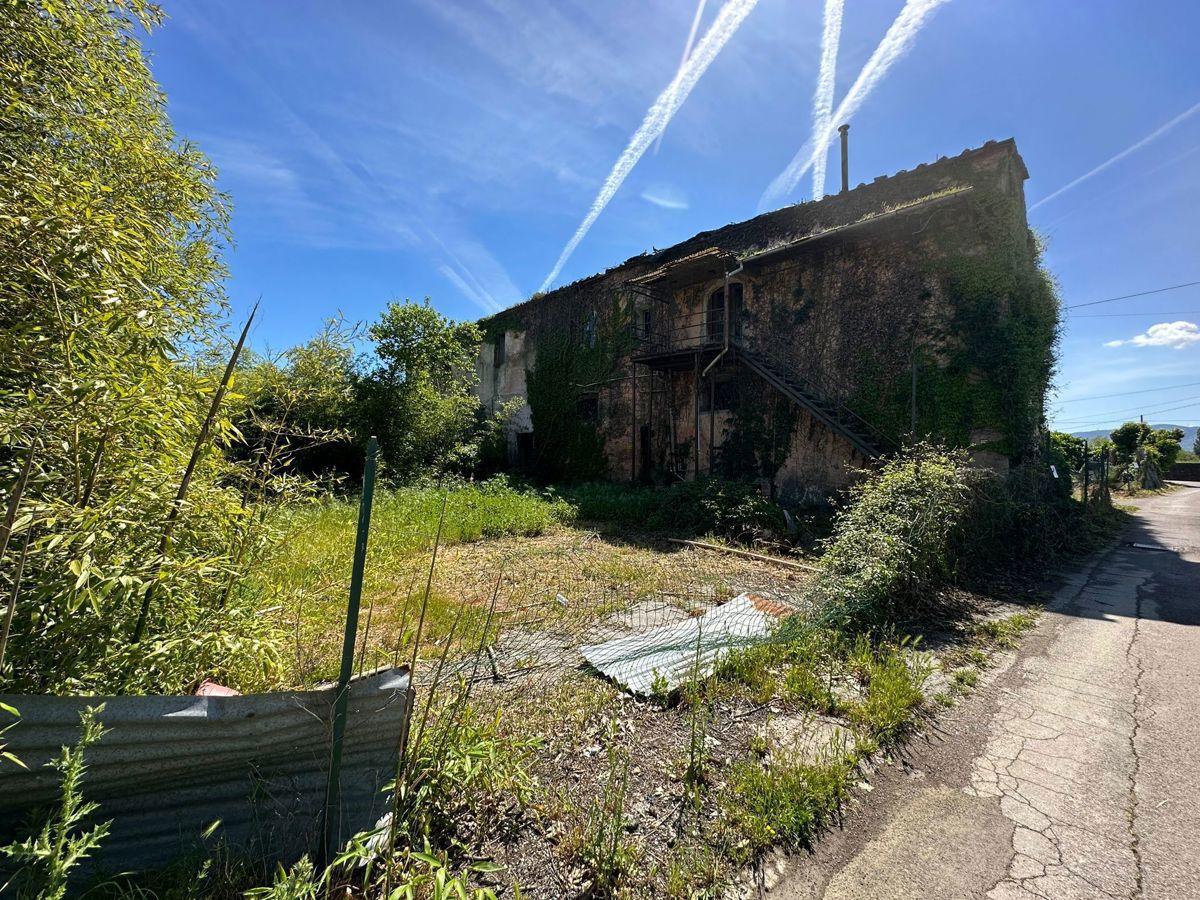 Casa indipendente con giardino a Pistoia