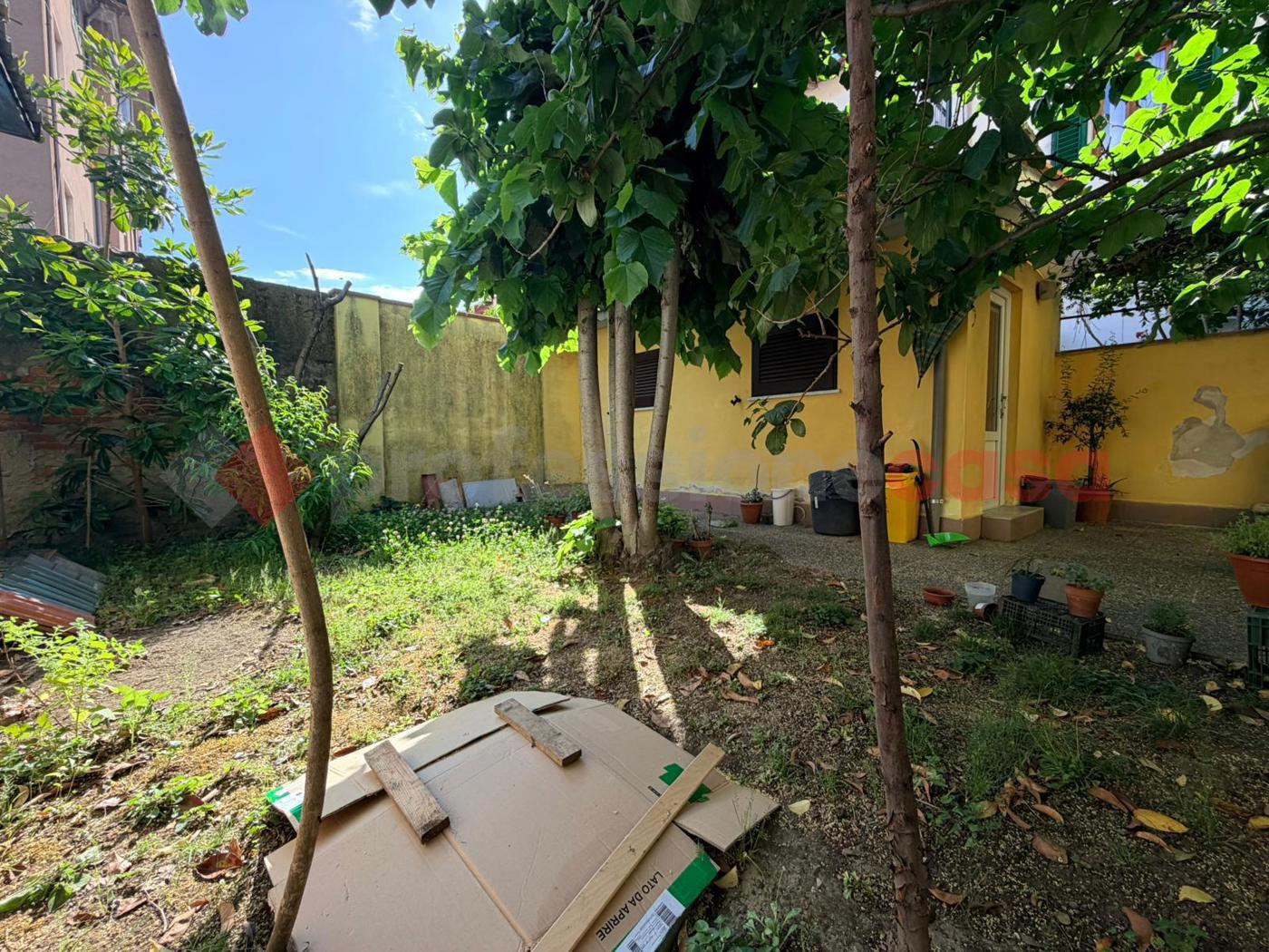 Casa indipendente con giardino a Prato