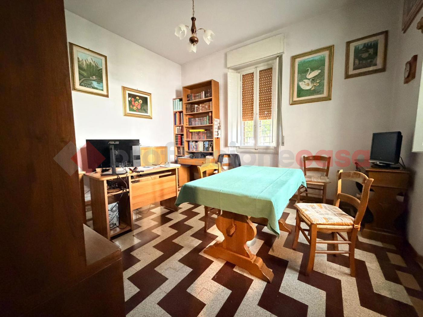 Casa indipendente con giardino a Prato