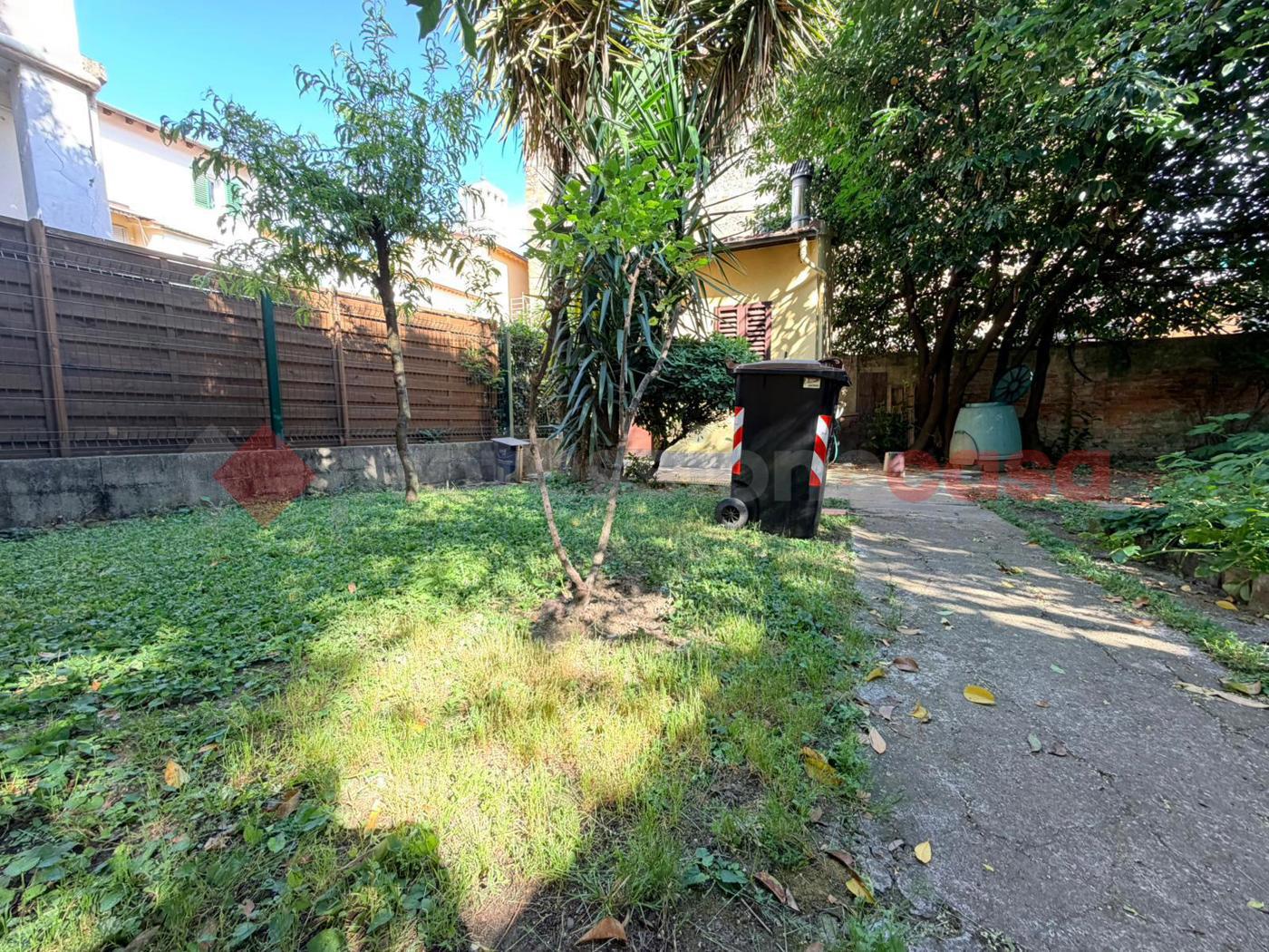 Casa indipendente con giardino a Prato
