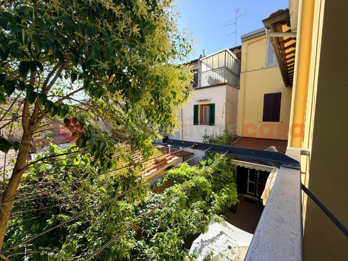 Casa indipendente con giardino a Prato