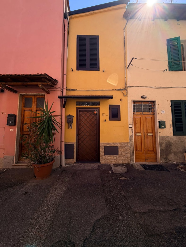 Casa indipendente in vendita a Prato