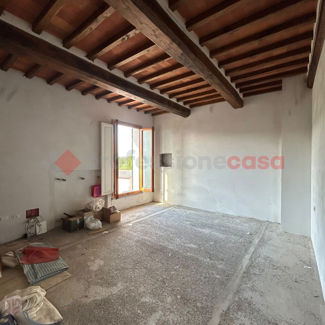 Casa indipendente con giardino a Agliana