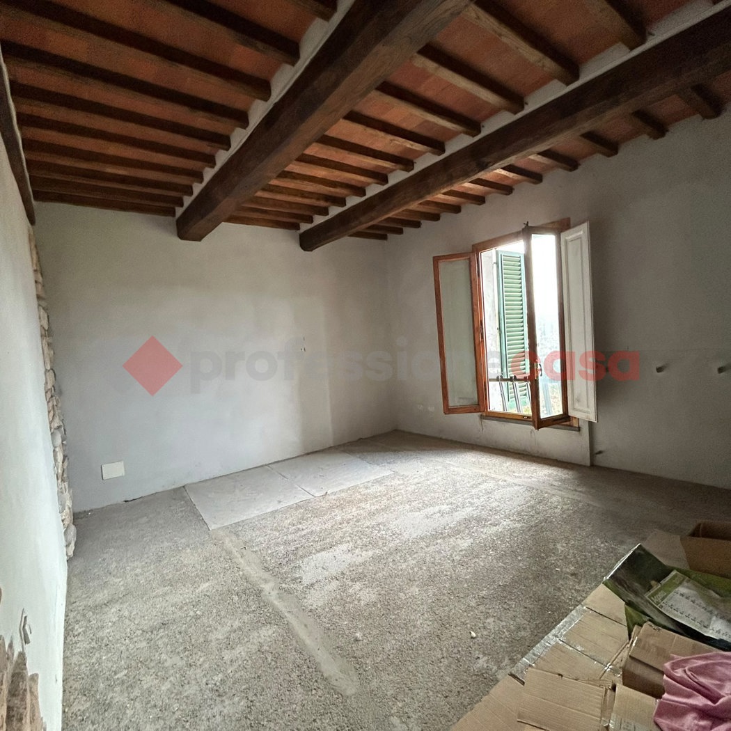 Casa indipendente con giardino a Agliana