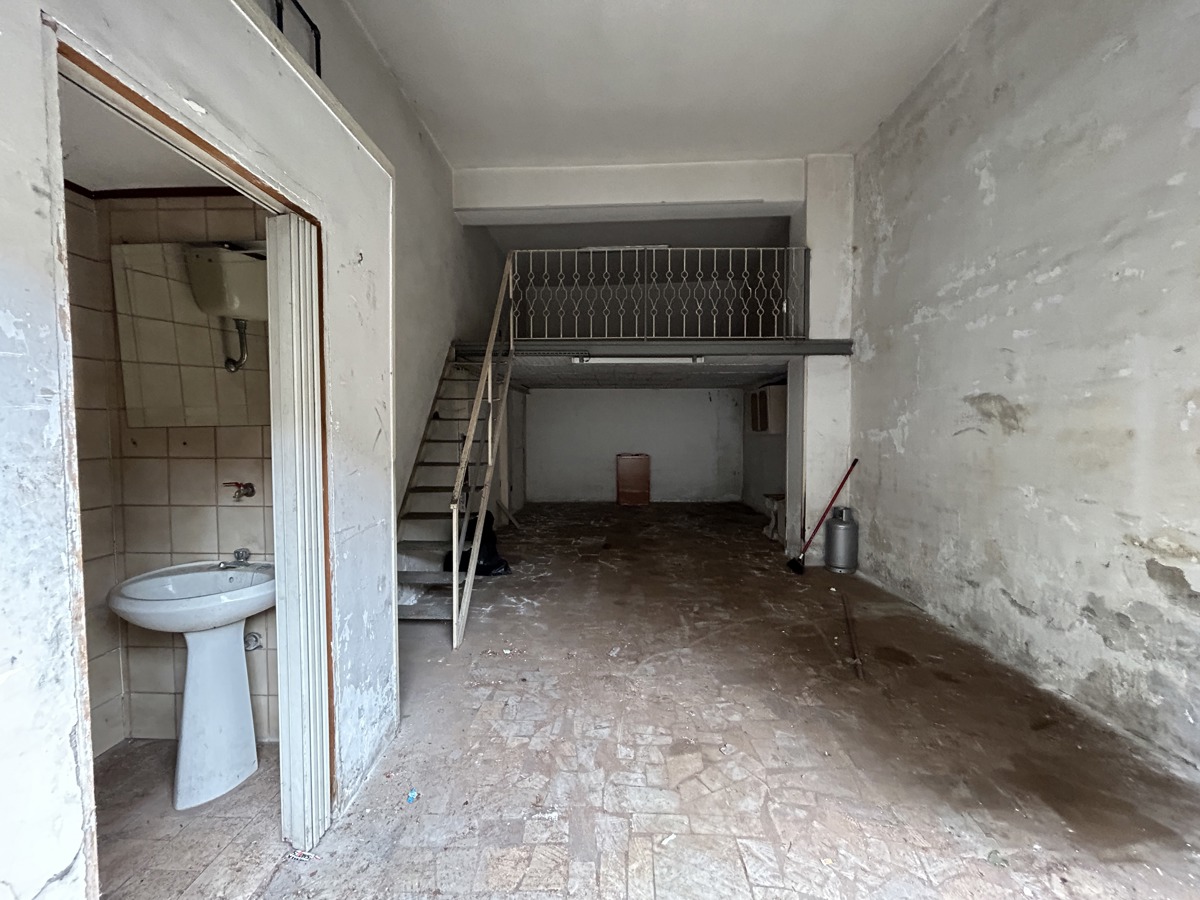 Negozio in vendita a Napoli