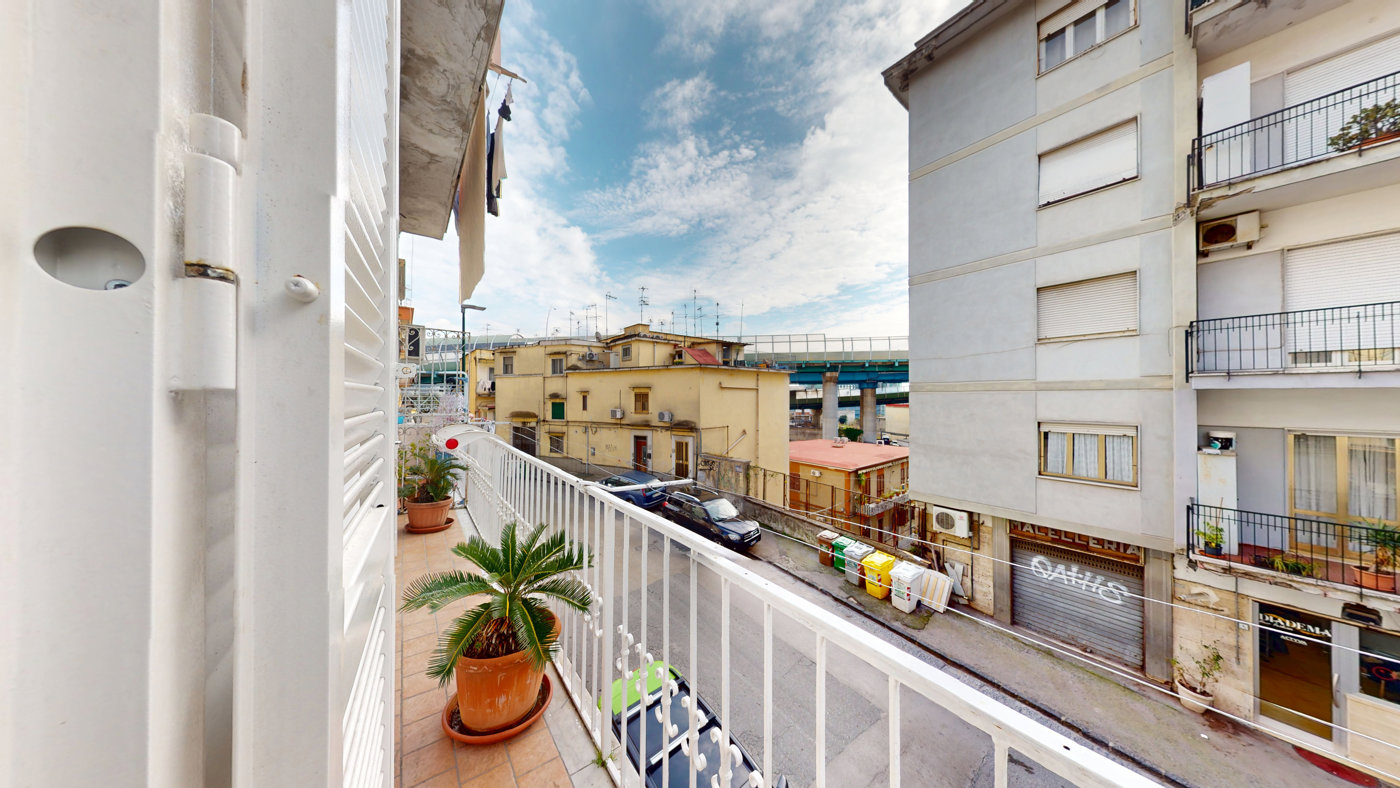 Bilocale ristrutturato a Napoli