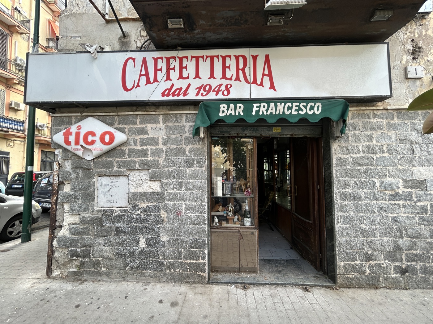 Negozio in vendita a Napoli
