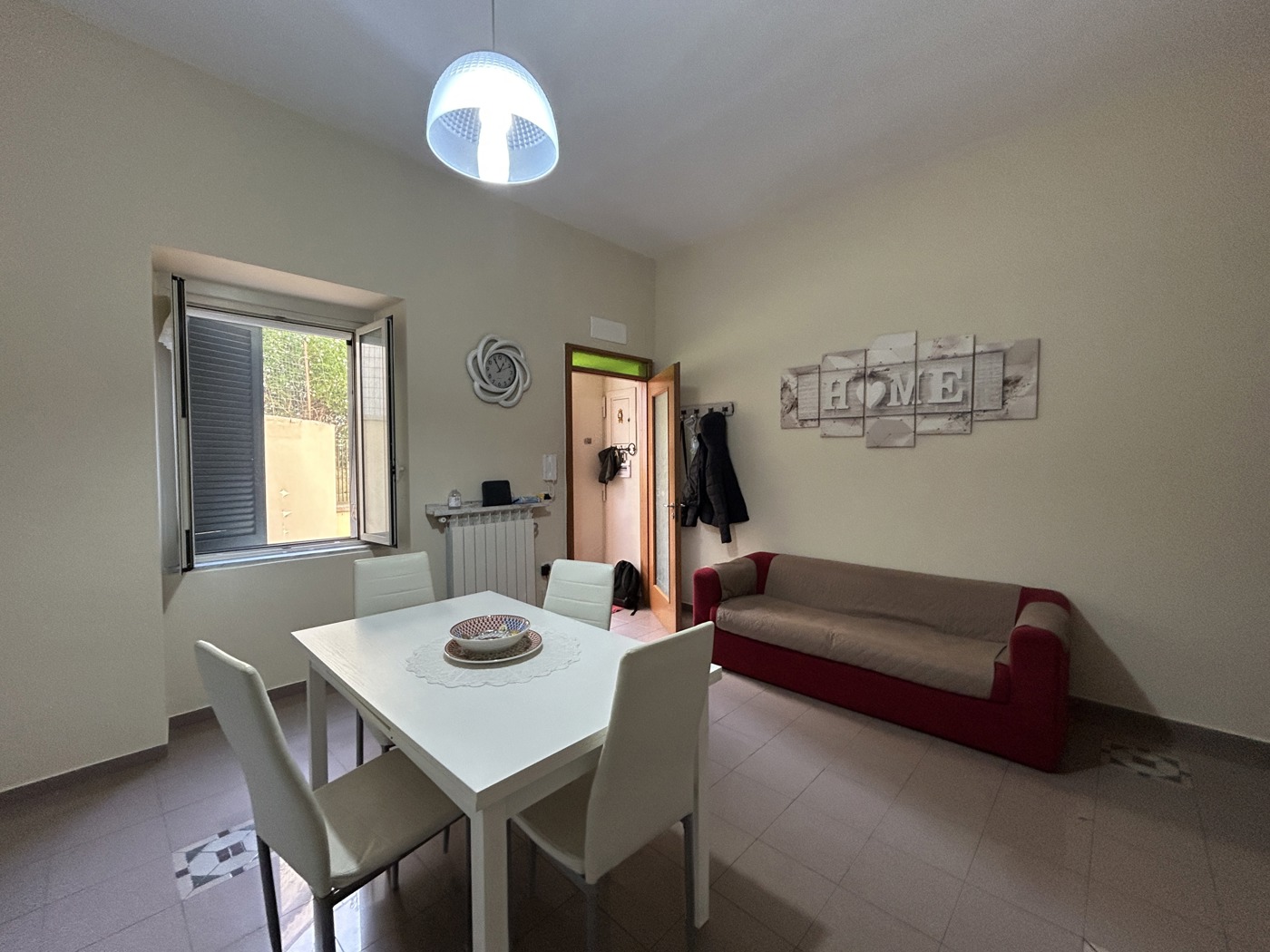 Bilocale arredato in affitto a Napoli