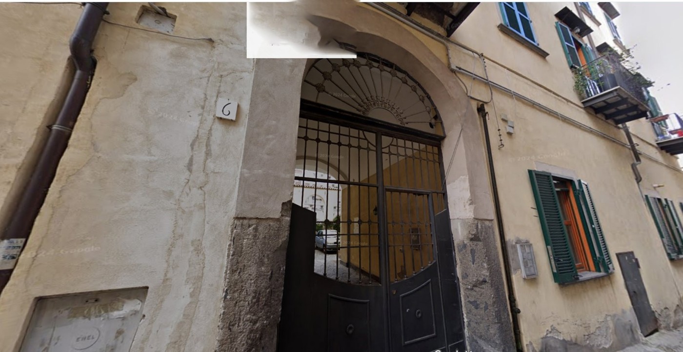 Monolocale arredato in affitto a Napoli