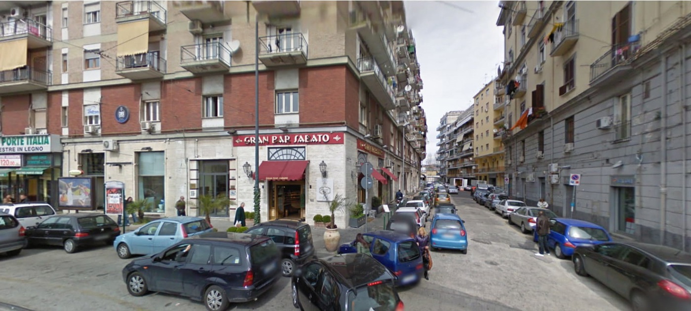Negozio in vendita a Napoli