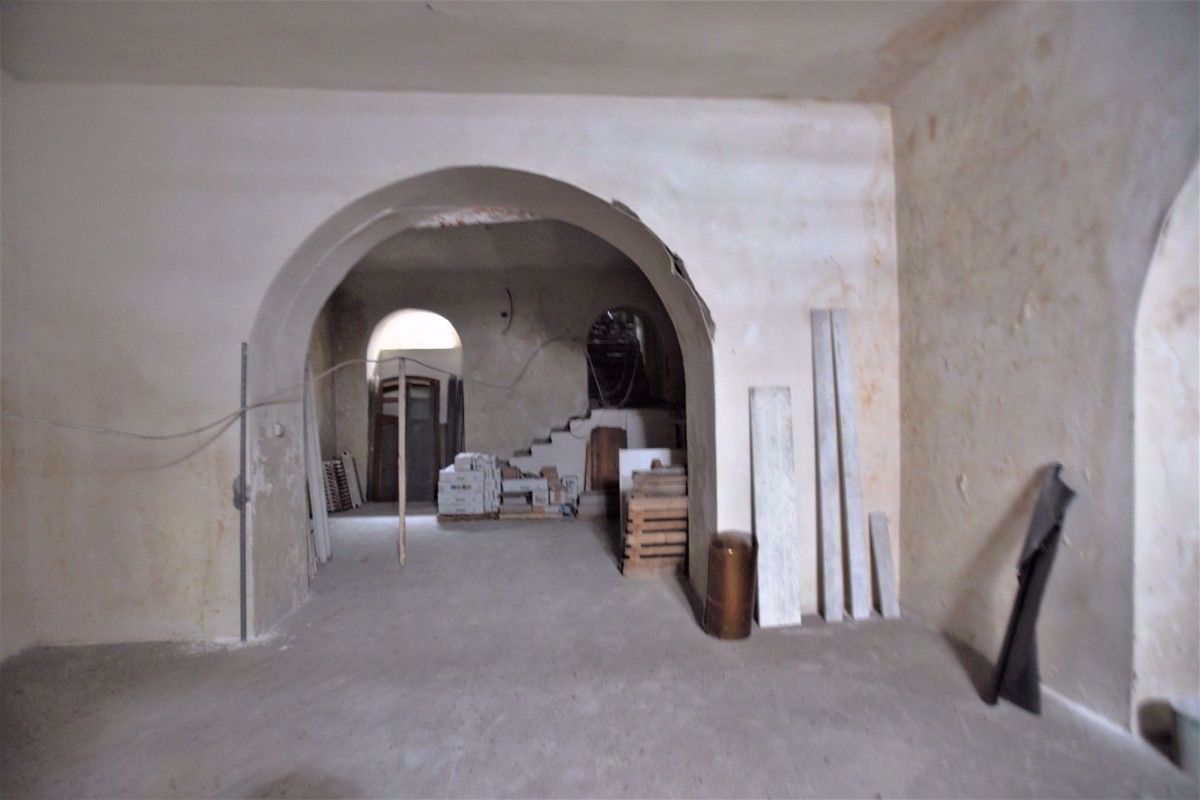 Magazzino in vendita a Napoli