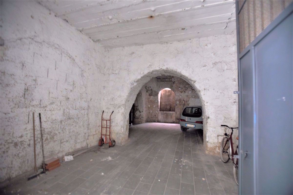 Magazzino in vendita a Napoli